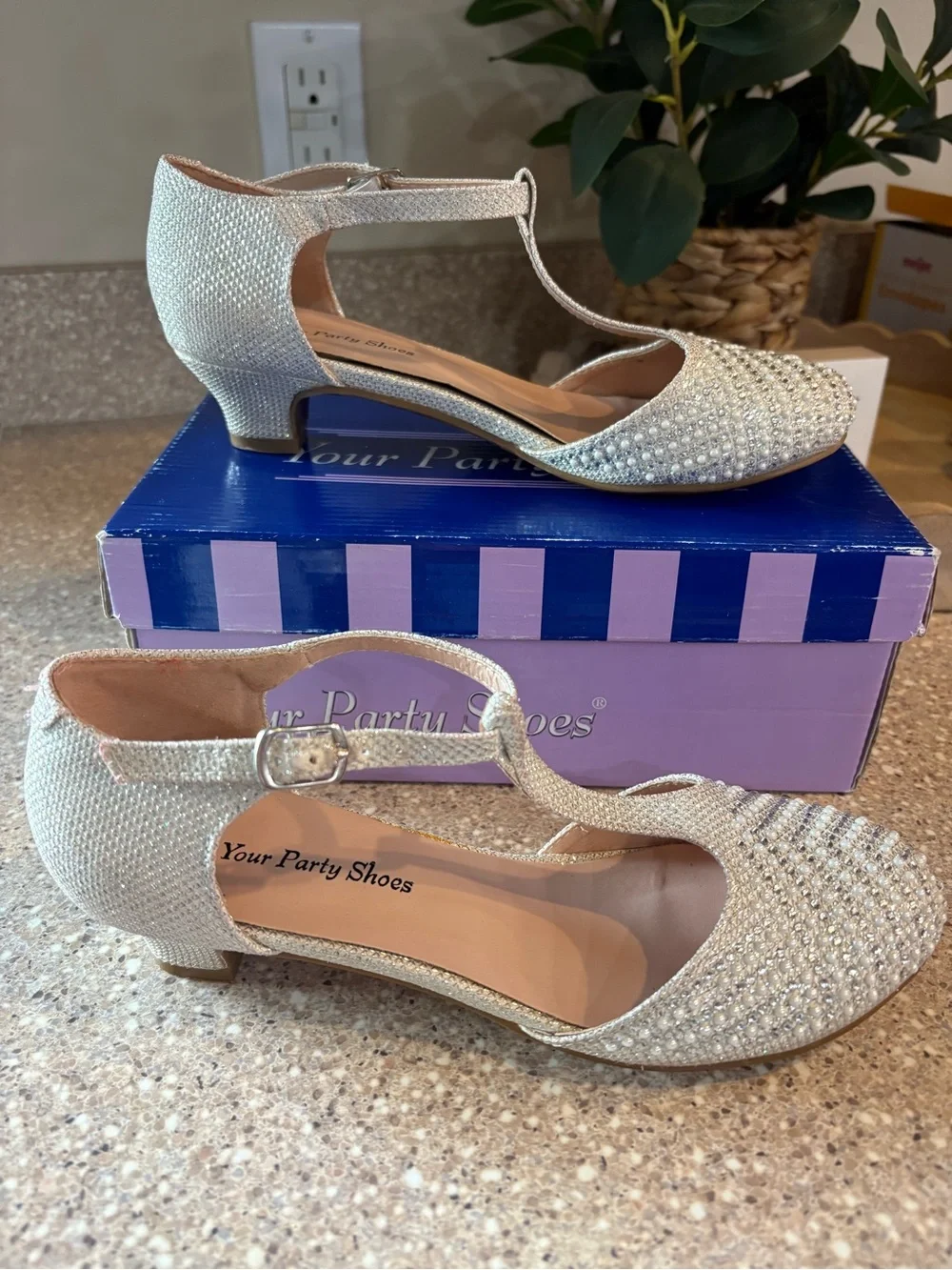 Girls pageant/dress shoes. 1 1/2 in heel. Your Party Shoes Brand.